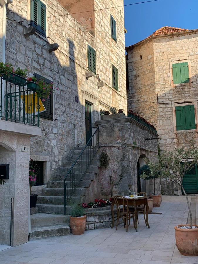 Residence Bella Stari Grad  Exteriör bild
